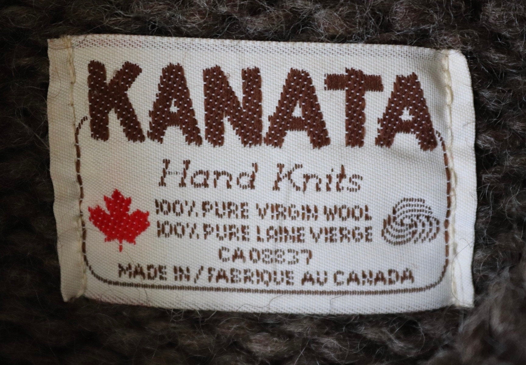 Vintage 1980s 80s 1990s 90s Kanata knitted wool cowichan sweater cardigan jumper knit stag deer cream brown shawl collar 40” chest