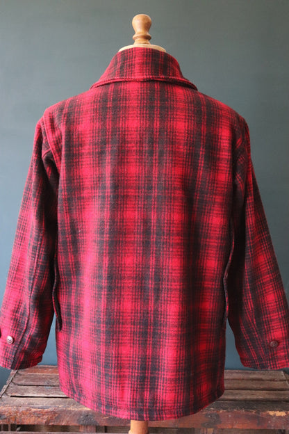 Vintage 1970s 70s red plaid Woolrich buffalo plaid wool hunting mackinaw jacket 46” chest workwear work chore checked logger