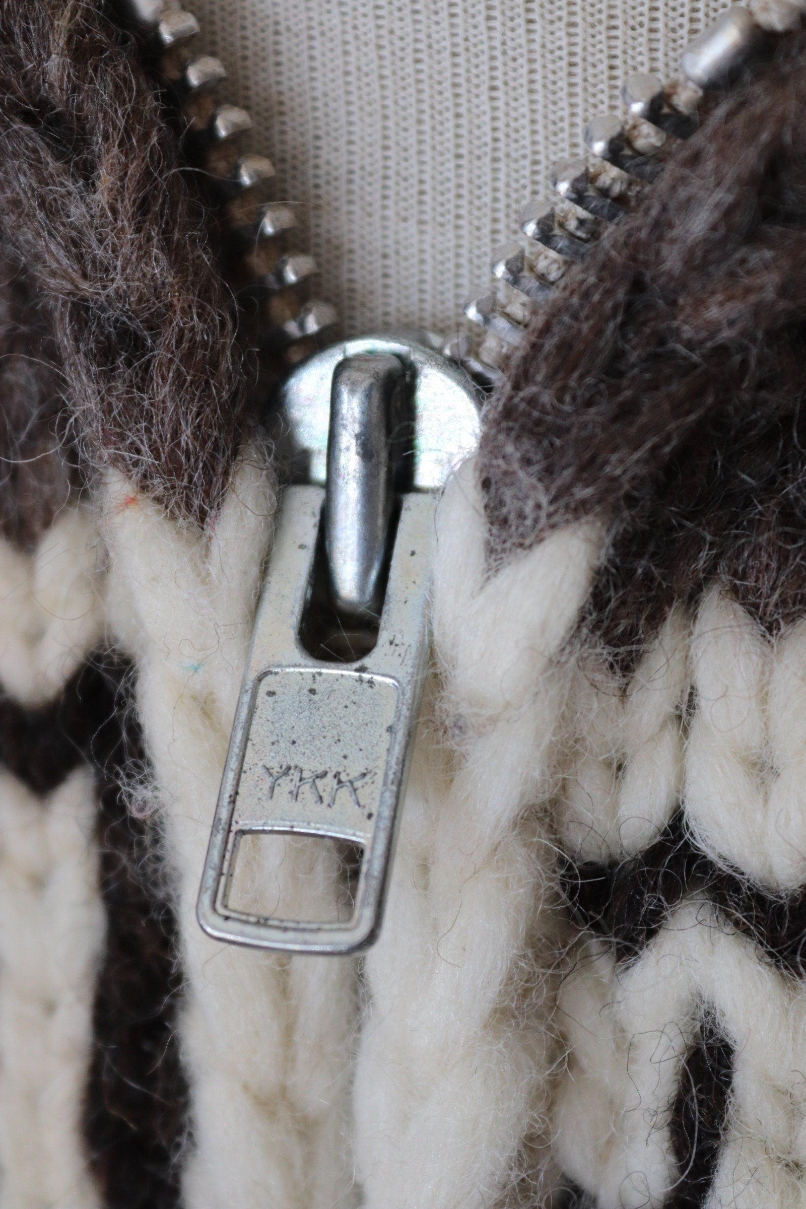 Vintage 1980s 80s 1990s 90s Kanata knitted wool cowichan sweater cardigan jumper knit stag deer cream brown shawl collar 40” chest