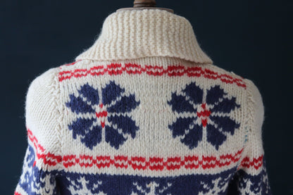 Vintage 1960s 60s hand knitted wool cowichan sweater cardigan jumper knit snowflake cream blue red shawl collar 38” chest Lightning