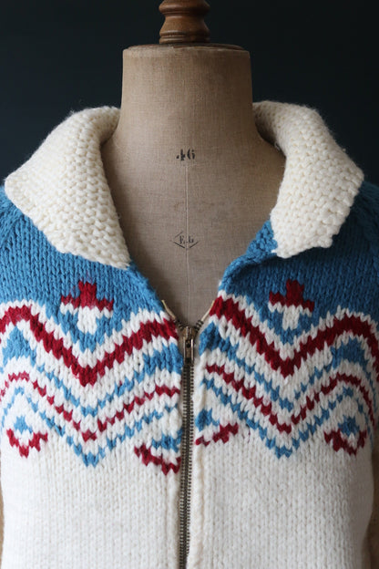 Vintage 1970s 70s hand knitted cream acrylic cowichan sweater cardigan jumper novelty hand made knit wave pattern shawl collar 41” chest