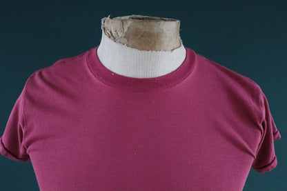 Vintage 1970s t shirt - 1980s single stitch tee - plain pink - red burgundy - 34” chest