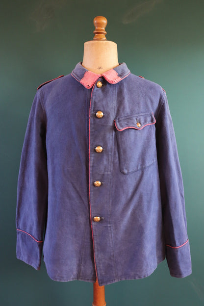 Vintage 1930s workwear jacket Swiss pompier fireman blue cotton twill work chore faded 47” chest bleu de travail