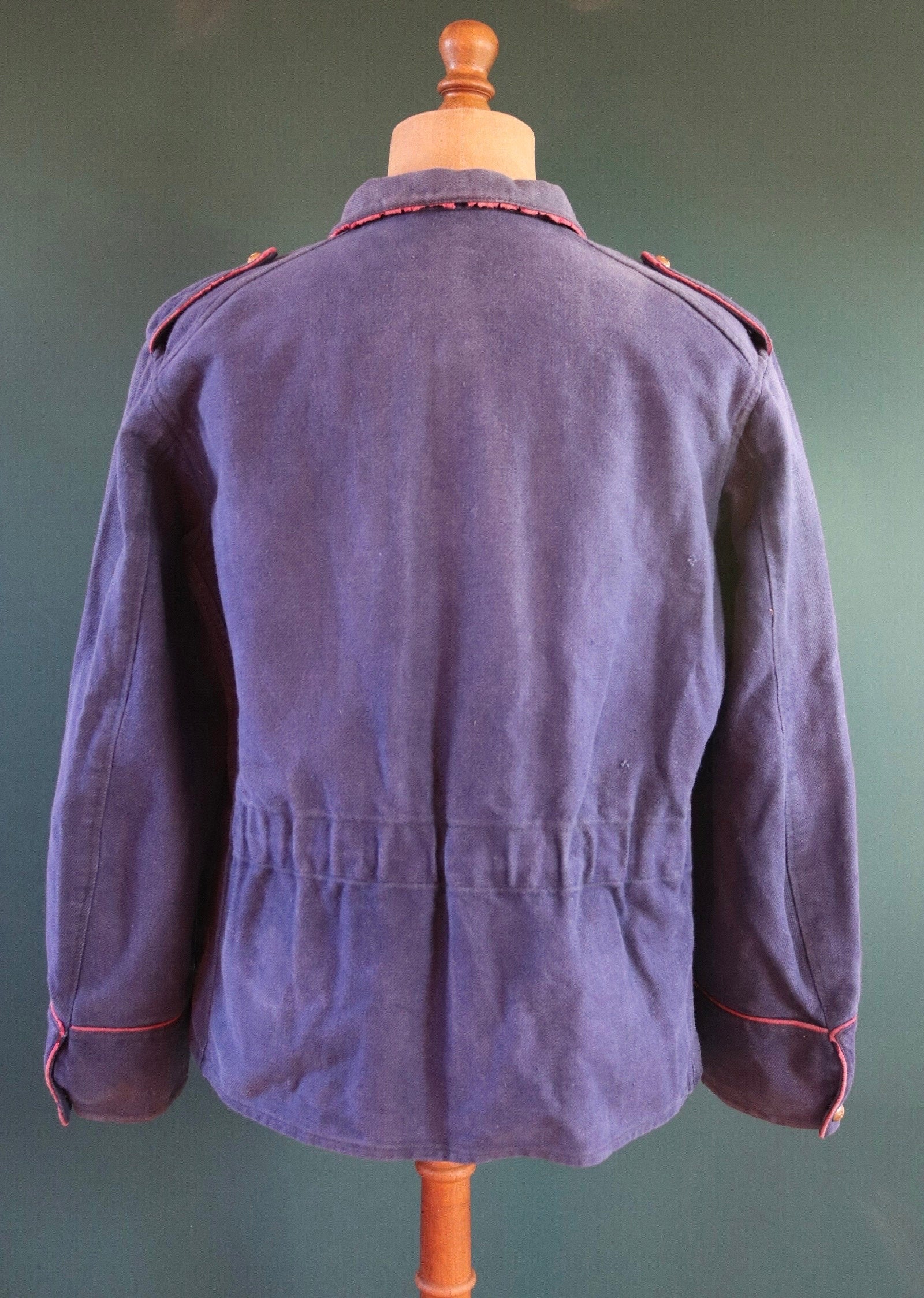Vintage 1930s workwear jacket Swiss pompier fireman blue cotton twill work chore faded 47” chest bleu de travail
