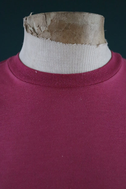 Vintage 1970s t shirt - 1980s single stitch tee - plain pink - red burgundy - 34” chest