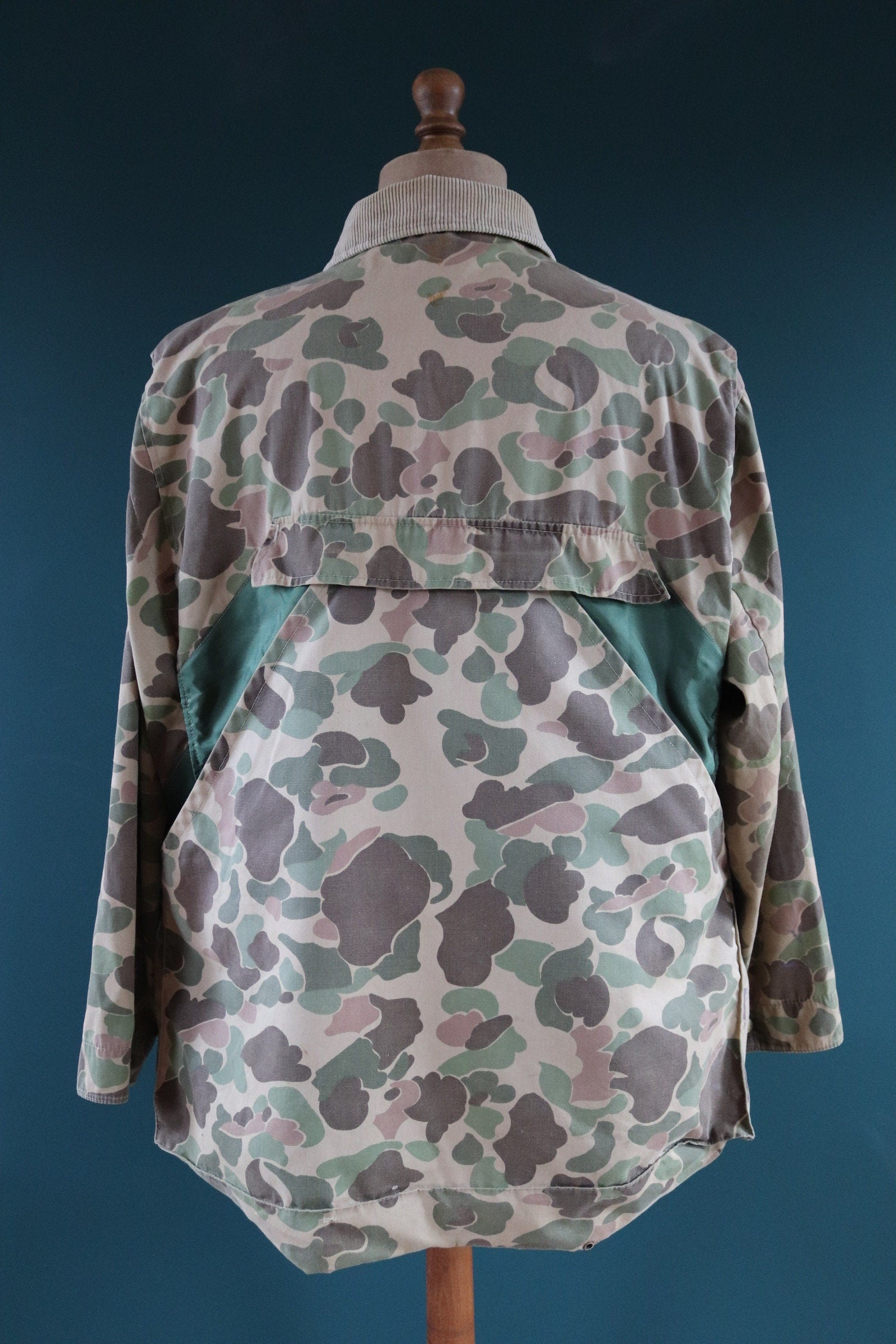 Vintage Eddie Bauer camo forest woodland American hunting jacket duck cotton 54" chest