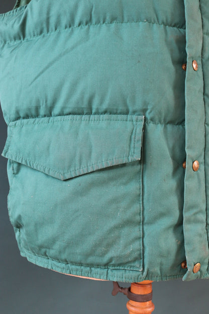 Vintage 1980s 80s green Woolrich padded puffer gilet down feather vest waistcoat trucker windbreaker winter insulated 52" chest