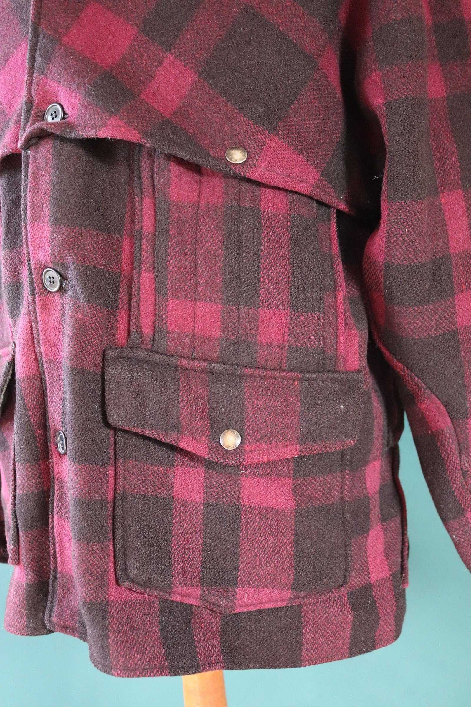 Vintage 1950s 50s Black Bear burgundy red black wool buffalo plaid checked mackinaw cruiser shirt jacket 47” chest Union Made CPO Filson
