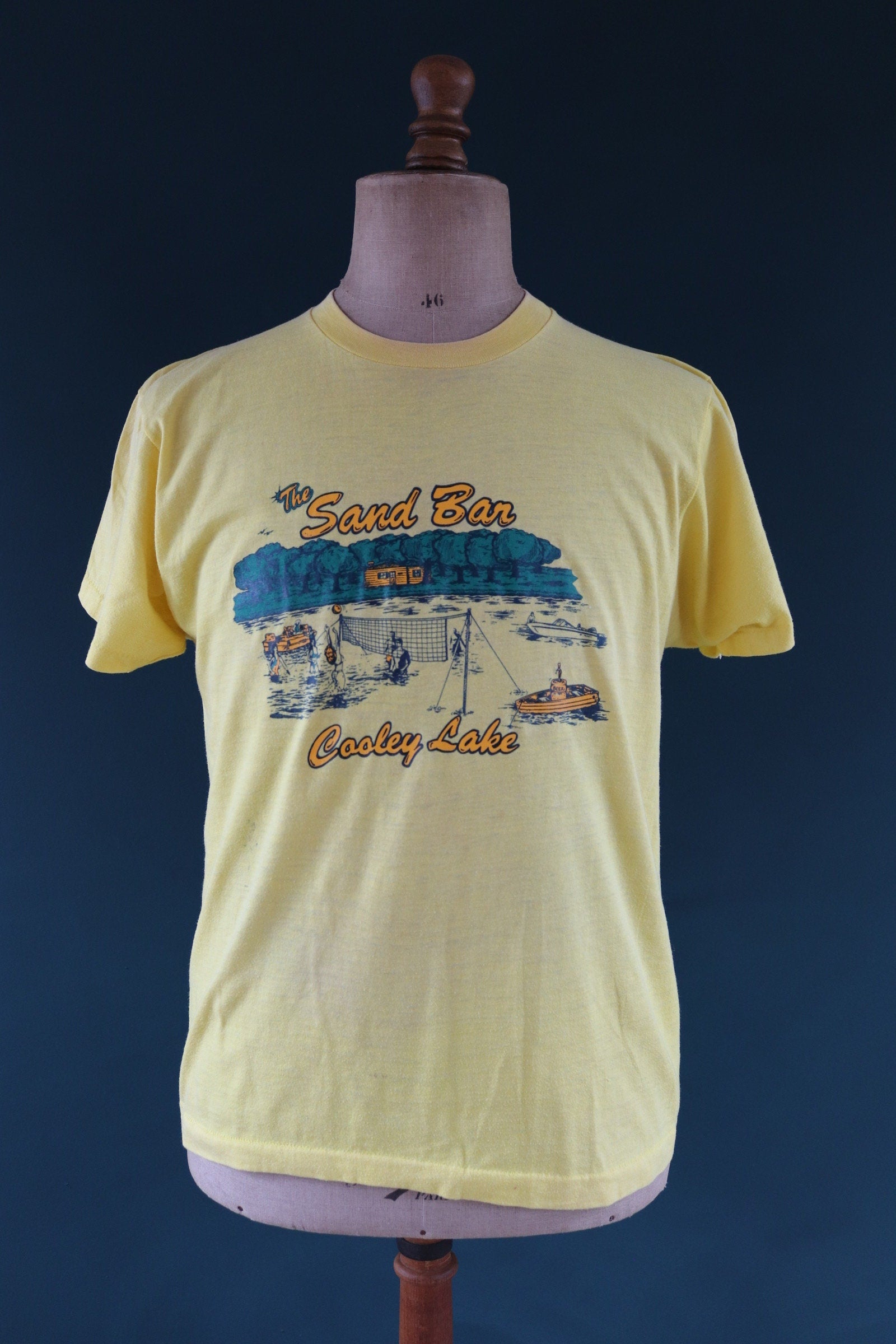 Vintage 1980s 80s yellow 50/50 Screen Stars Sand Bar beach tourist print sports sportswear t shirt 42” chest