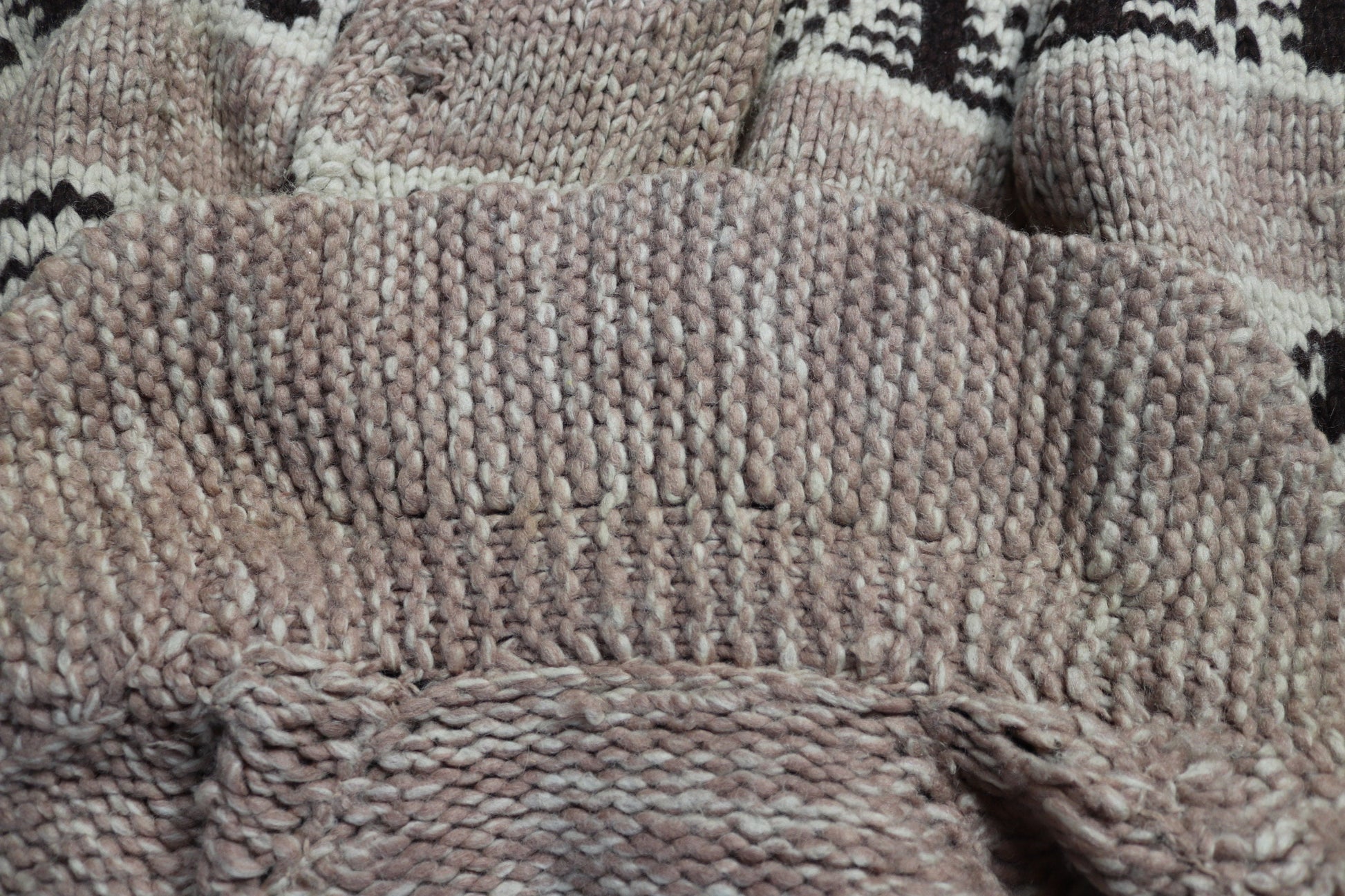 Vintage 1960s 60s hand knitted cream brown thick wool cowichan sweater cardigan jumper knit Lightning zipper shawl collar 38” chest