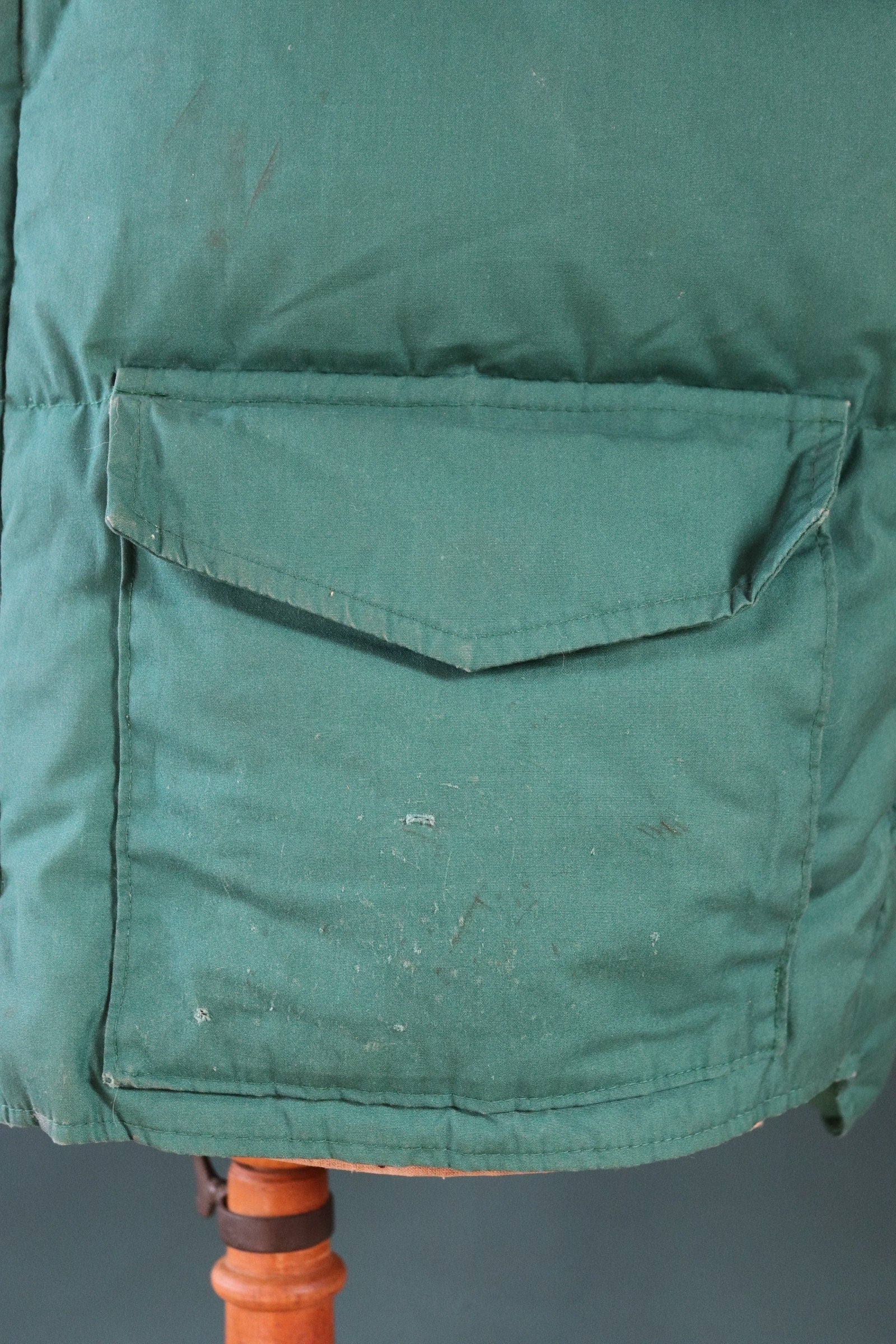 Vintage 1980s down vest - green puffer gilet - Woolrich feather waistcoat - insulated windbreaker for winter - 52" chest