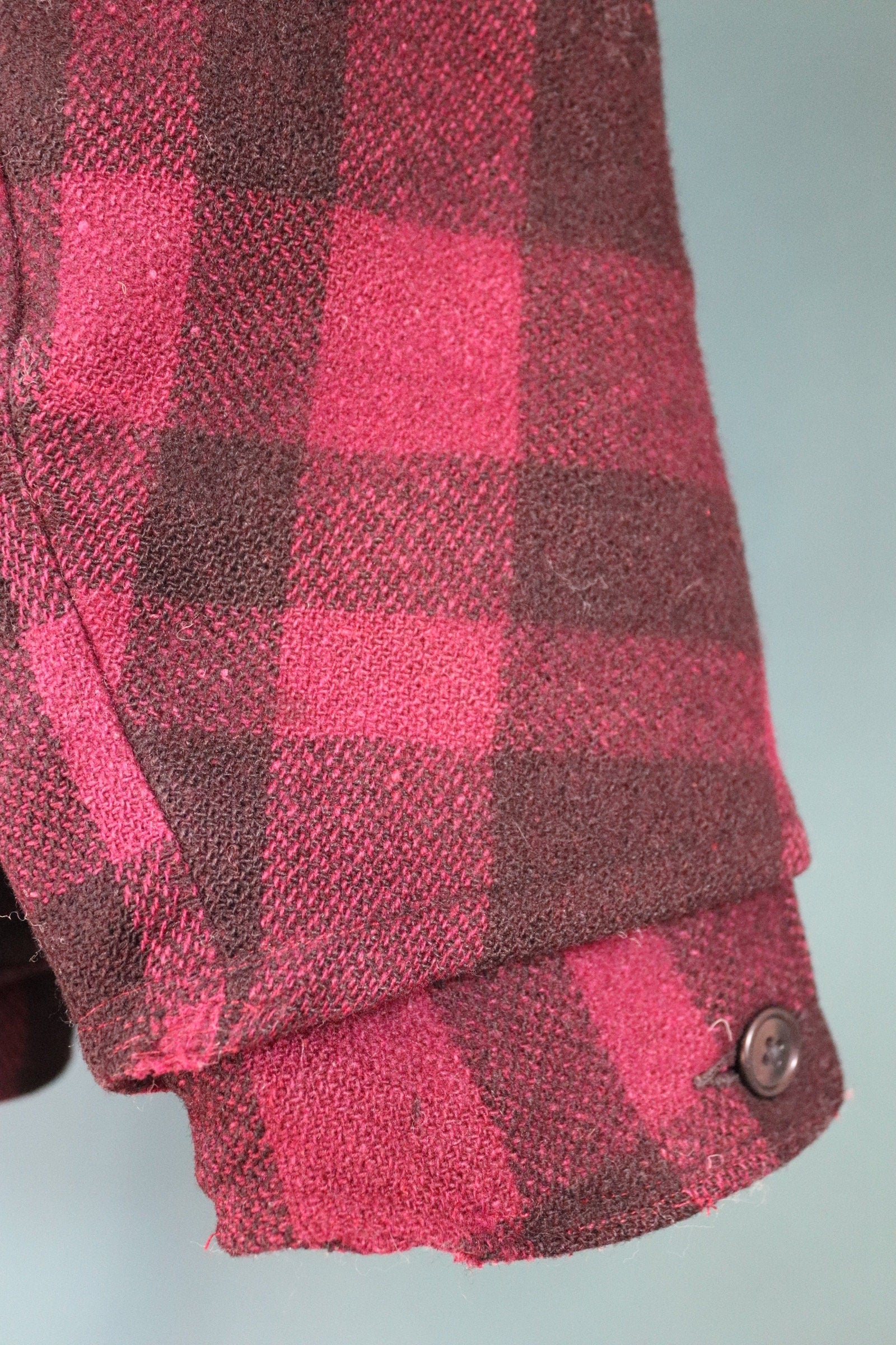 Vintage 1950s 50s Black Bear burgundy red black wool buffalo plaid checked mackinaw cruiser shirt jacket 47” chest Union Made CPO Filson