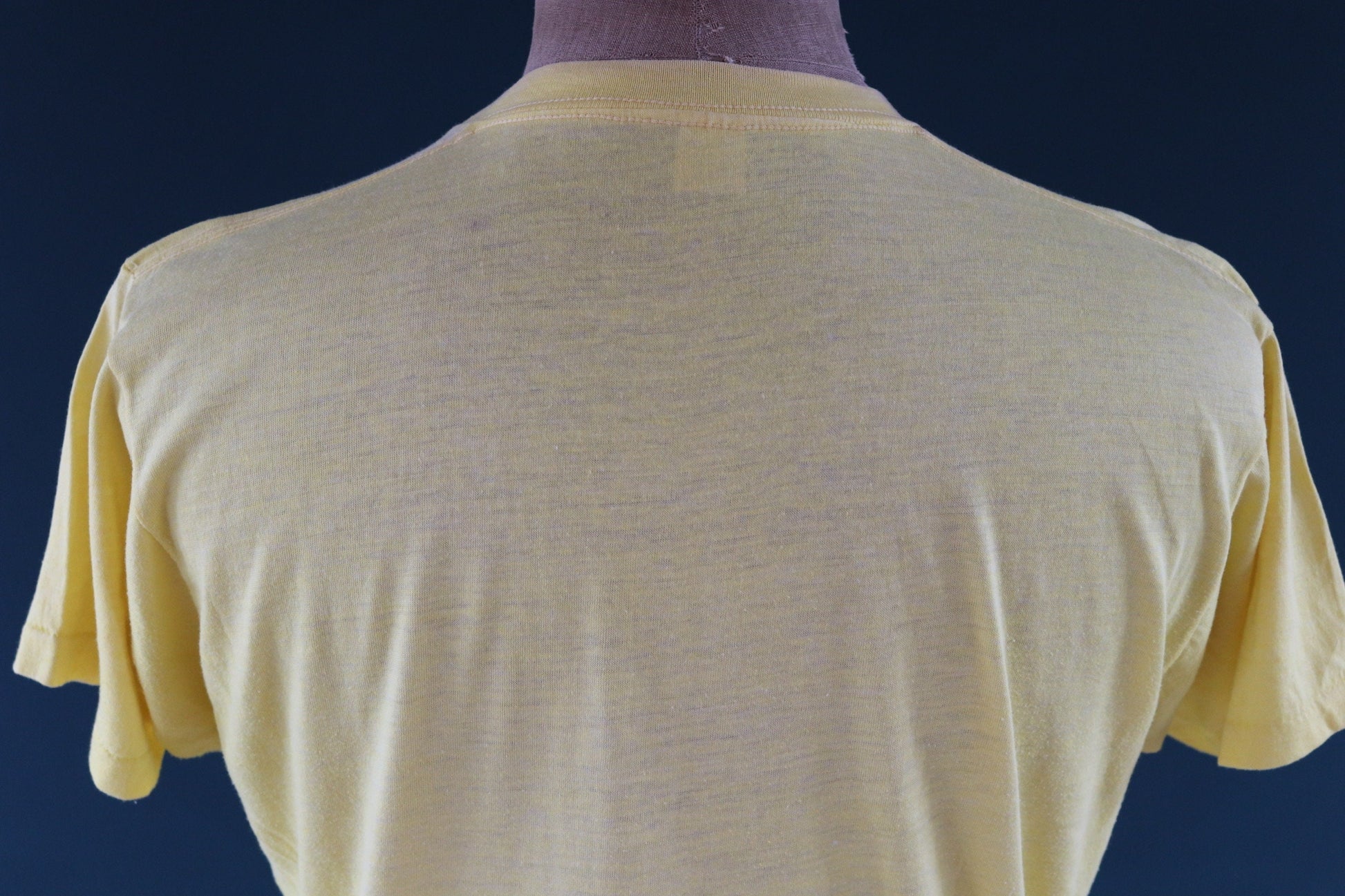 Vintage 1980s 80s yellow 50/50 Screen Stars Sand Bar beach tourist print sports sportswear t shirt 42” chest