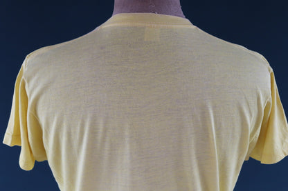 Vintage 1980s 80s yellow 50/50 Screen Stars Sand Bar beach tourist print sports sportswear t shirt 42” chest