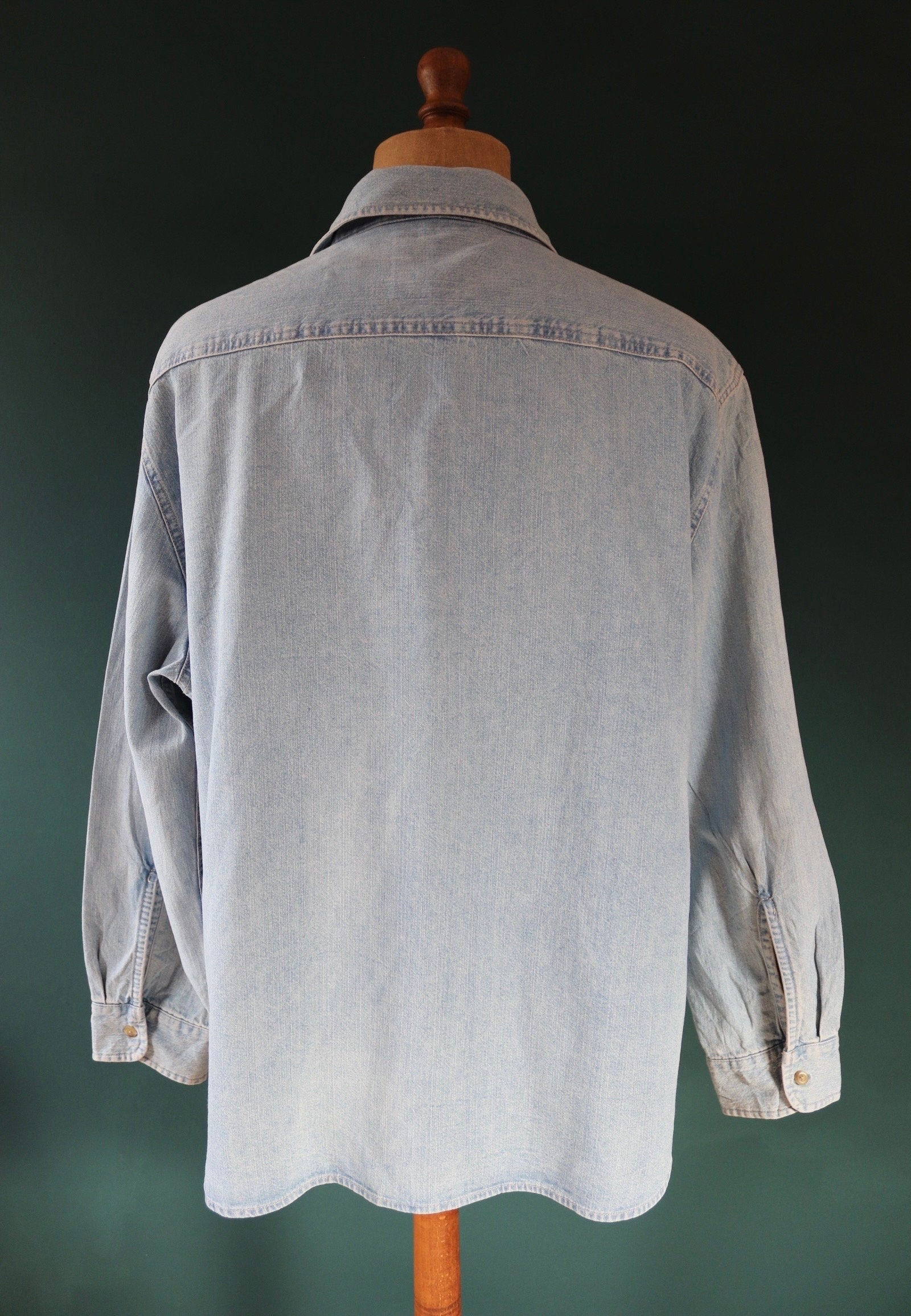 Vintage Levis Levi Strauss pale blue chambray denim shirt cowboy western 53" chest red tab