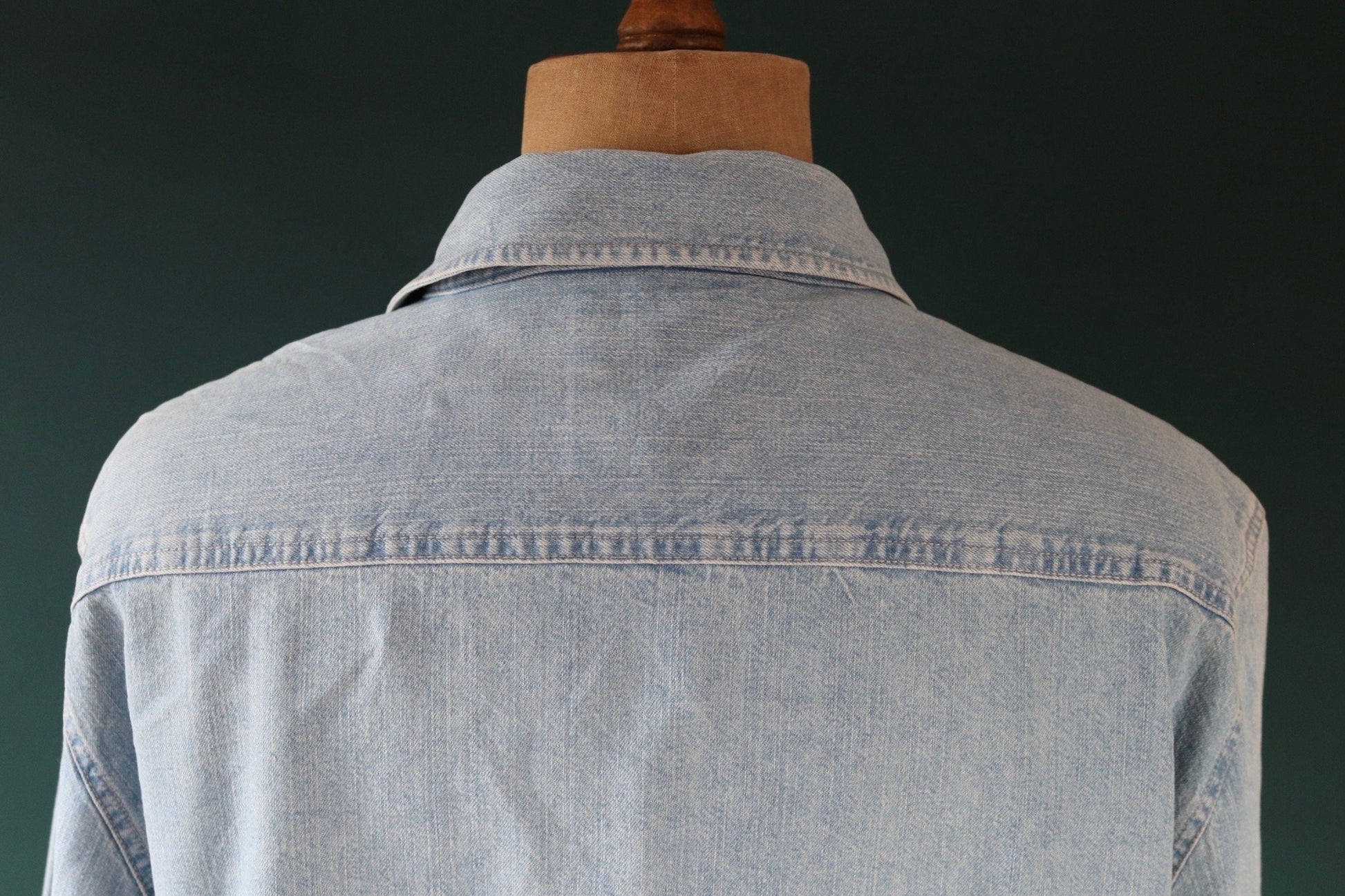 Vintage Levis Levi Strauss pale blue chambray denim shirt cowboy western 53" chest red tab