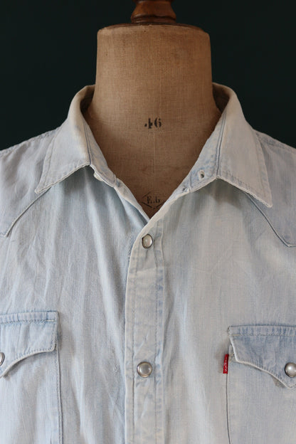 Vintage Levis Levi Strauss pale blue chambray denim shirt cowboy western 47" chest red tab pearl snap