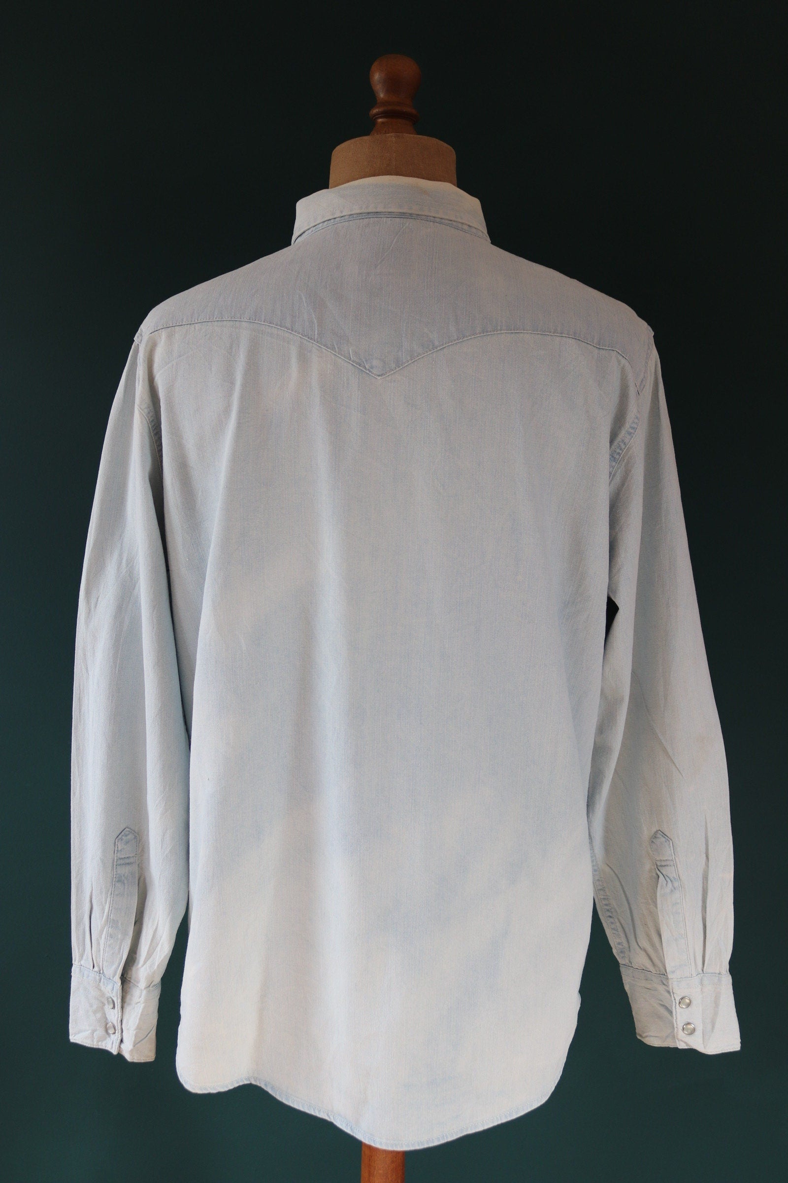 Vintage Levis Levi Strauss pale blue chambray denim shirt cowboy western 47" chest red tab pearl snap