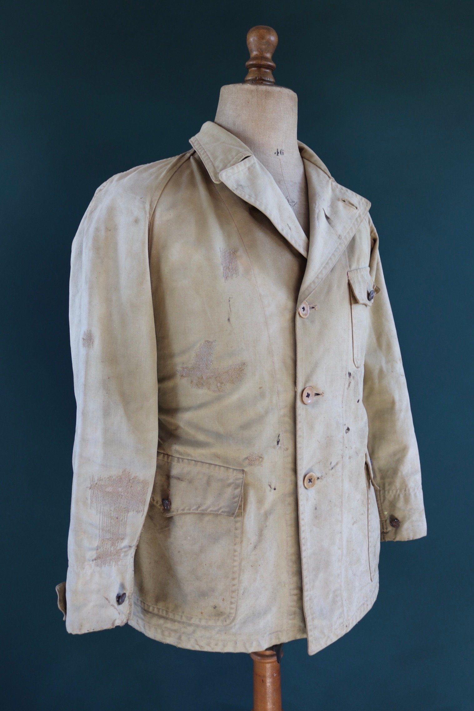 Vintage 1920s French work jacket tan brown cotton hunting shooting workwear chore venery scene buttons 36” chest half belt