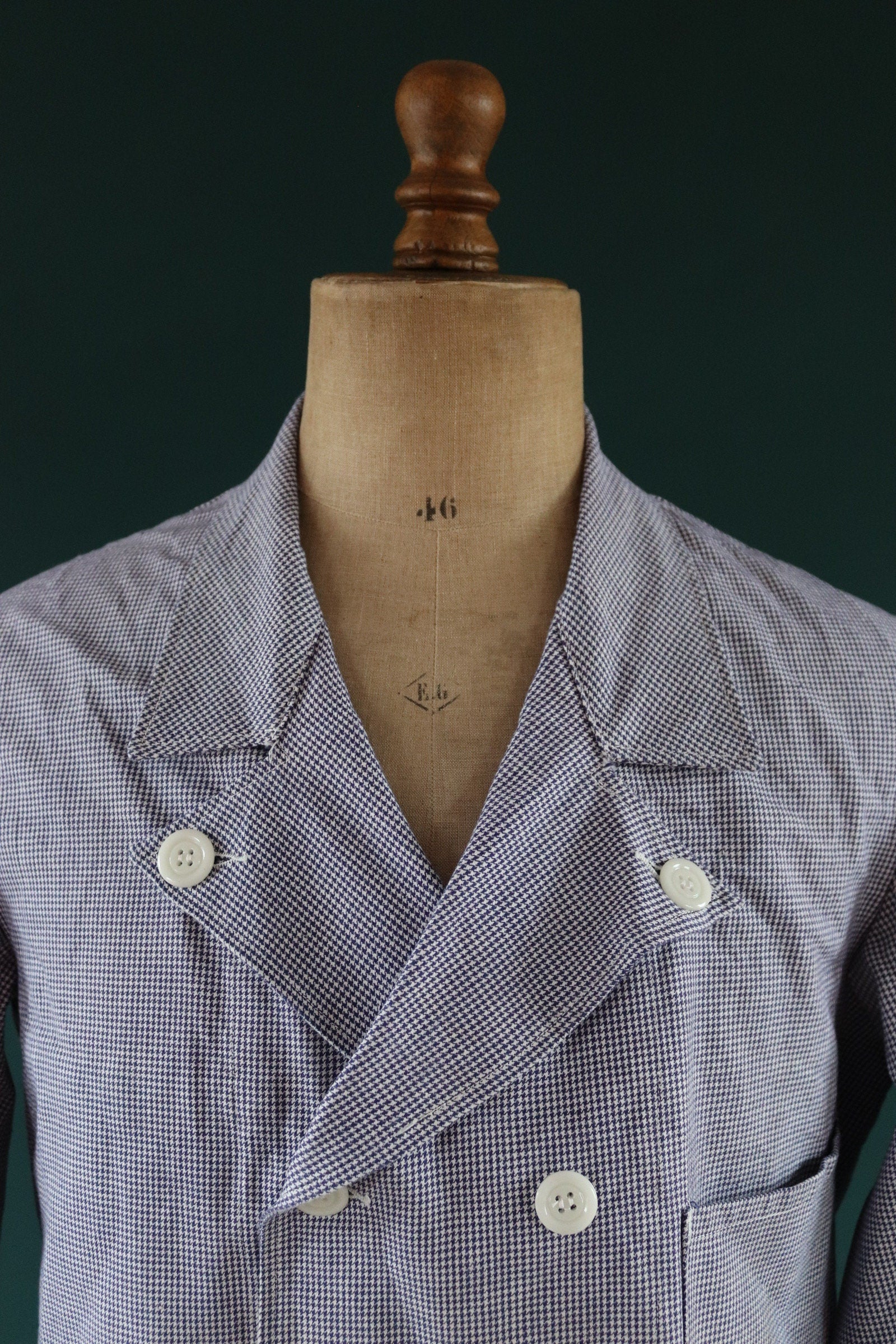Vintage French work jacket 1960s 1970s puppytooth dogtooth blue white check butchers double breasted workwear chore 44" chest