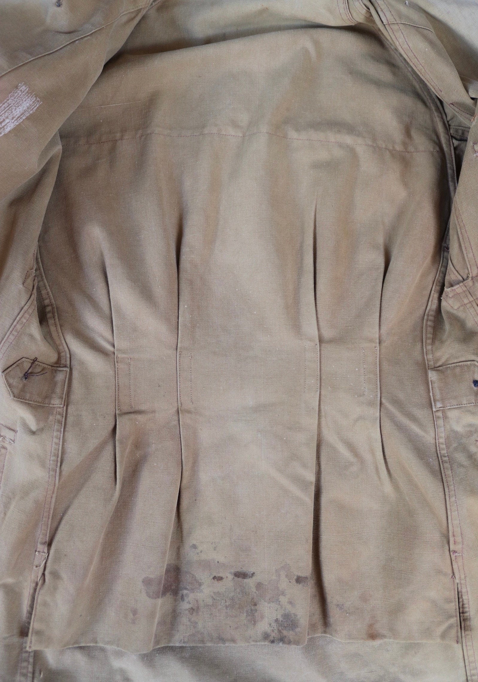 Vintage 1920s French work jacket tan brown cotton hunting shooting workwear chore venery scene buttons 36” chest half belt