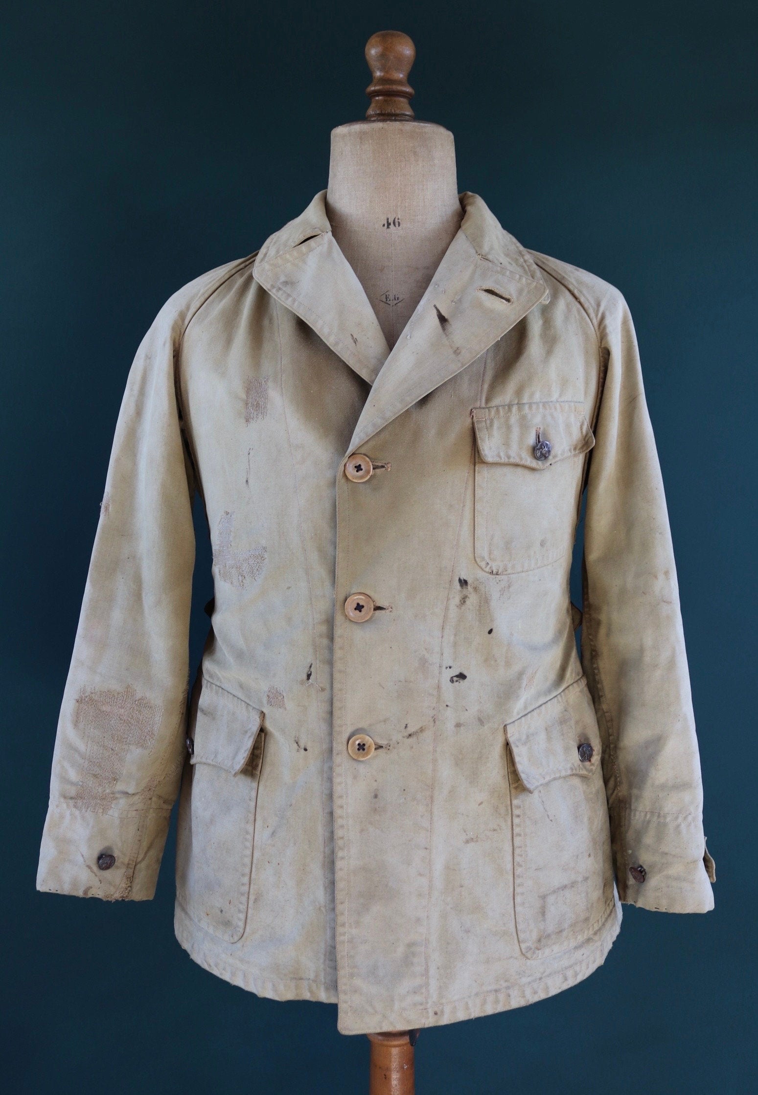 Vintage 1920s French work jacket tan brown cotton hunting shooting workwear chore venery scene buttons 36” chest half belt