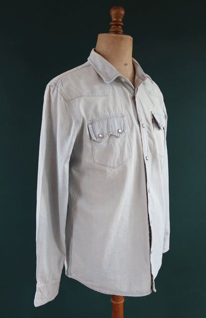 Vintage Levis Levi Strauss pale blue chambray denim shirt cowboy western 44" chest red tab pearl snap saw tooth