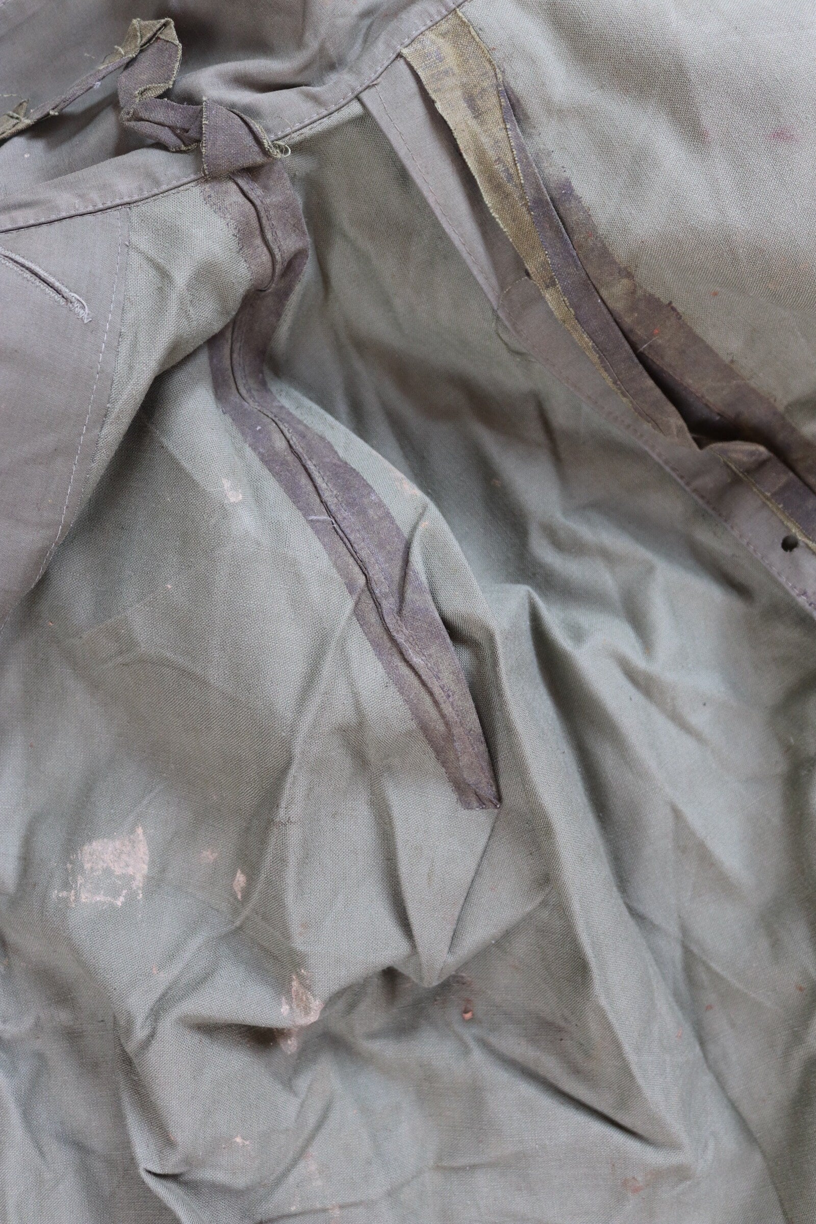 Vintage 1950s British army gas cape - waterproof poncho - rubberised cotton - khaki green - rainproof walking - size free