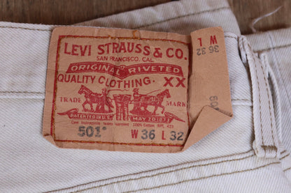 Vintage 2000s 00s Levis 501 Levi Strauss cream pale brown red tab small e denim jeans button fly 35” x 31” mod