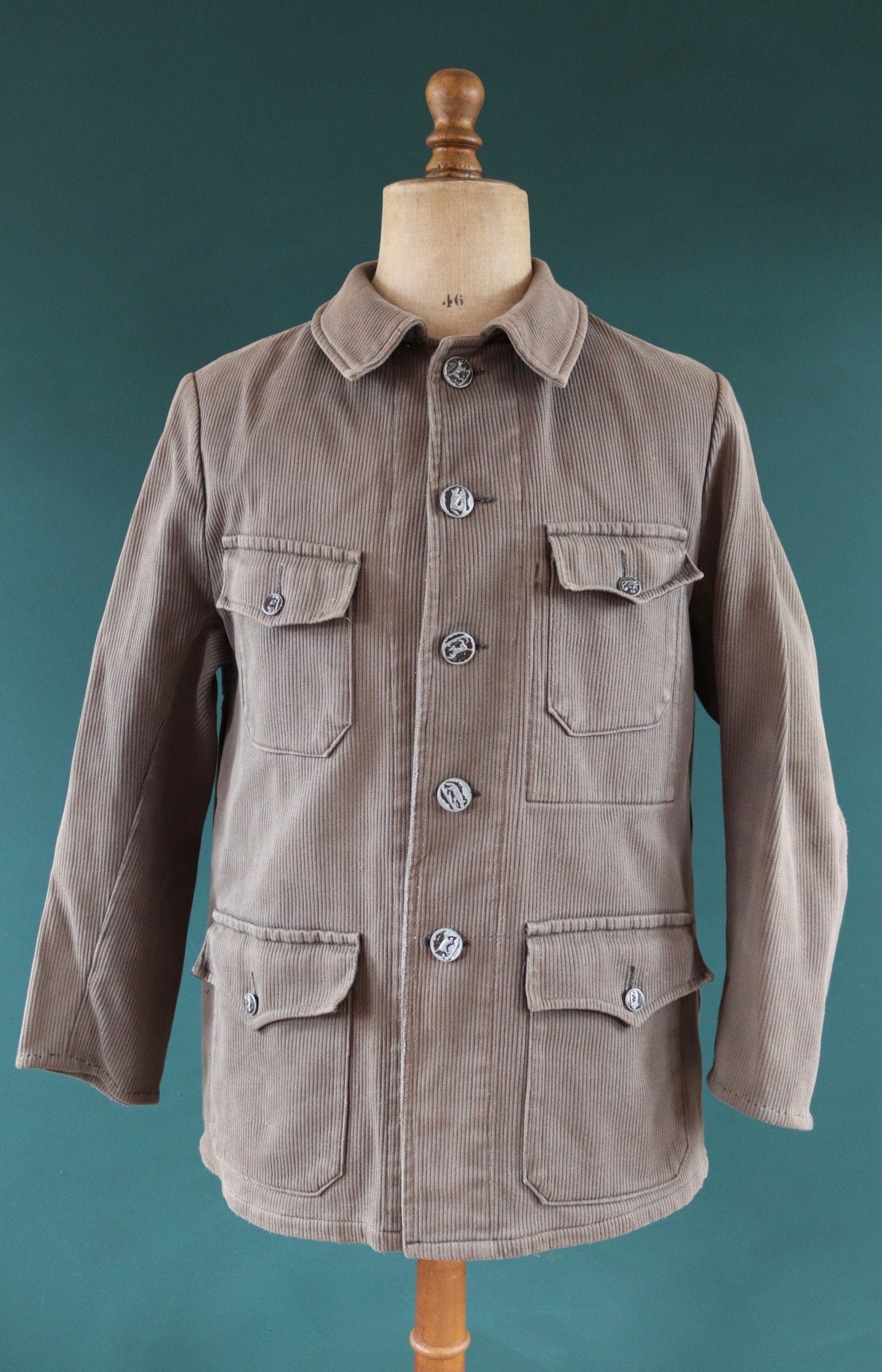Vintage French workwear jacket 1960s 1970s grey taupe coutil pique corduroy hunting work 43” chest venery animal scene buttons