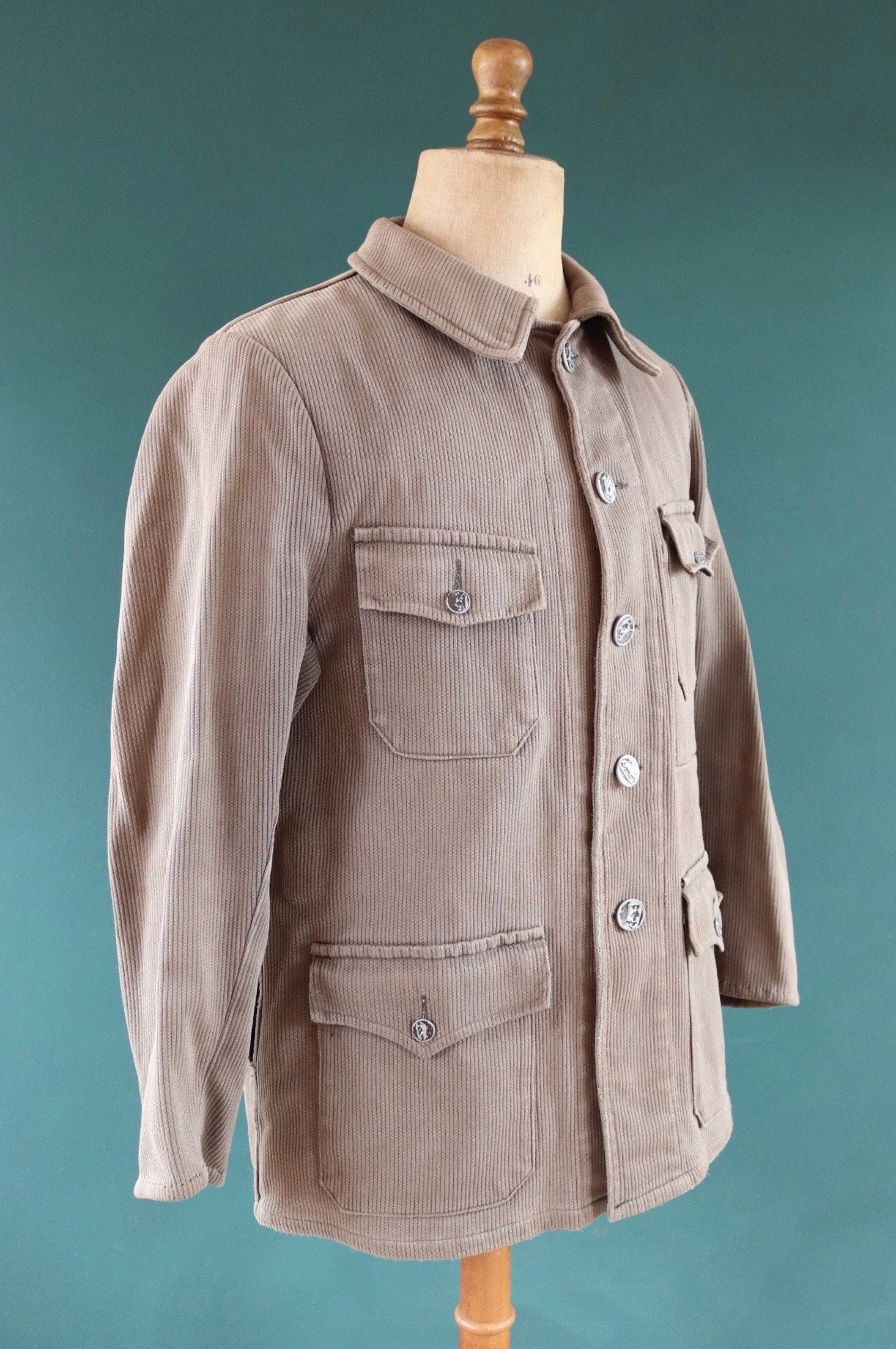 Vintage French workwear jacket 1960s 1970s grey taupe coutil pique corduroy hunting work 43” chest venery animal scene buttons