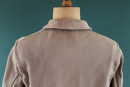 Vintage French workwear jacket 1960s 1970s grey taupe coutil pique corduroy hunting work 43” chest venery animal scene buttons