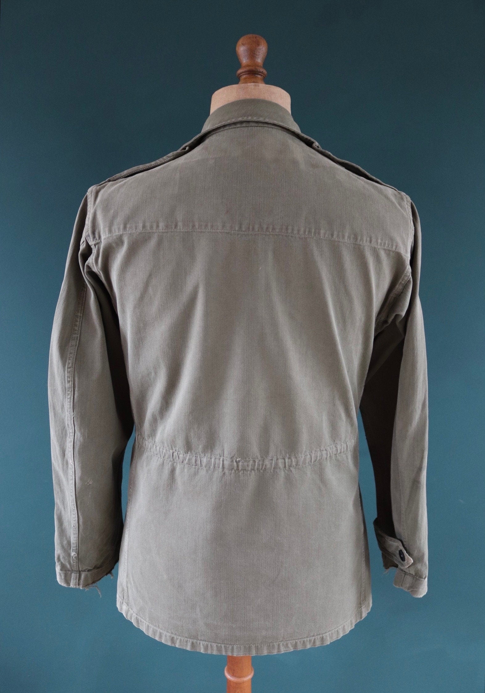 Vintage French M47 military jacket - 1950s HBT herringbone twill - army utility - 41” chest - khaki green