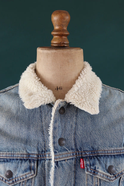 Vintage Levis Levi Strauss shearling sherpa lined mid blue denim trucker jacket red tab small e 40" chest workwear