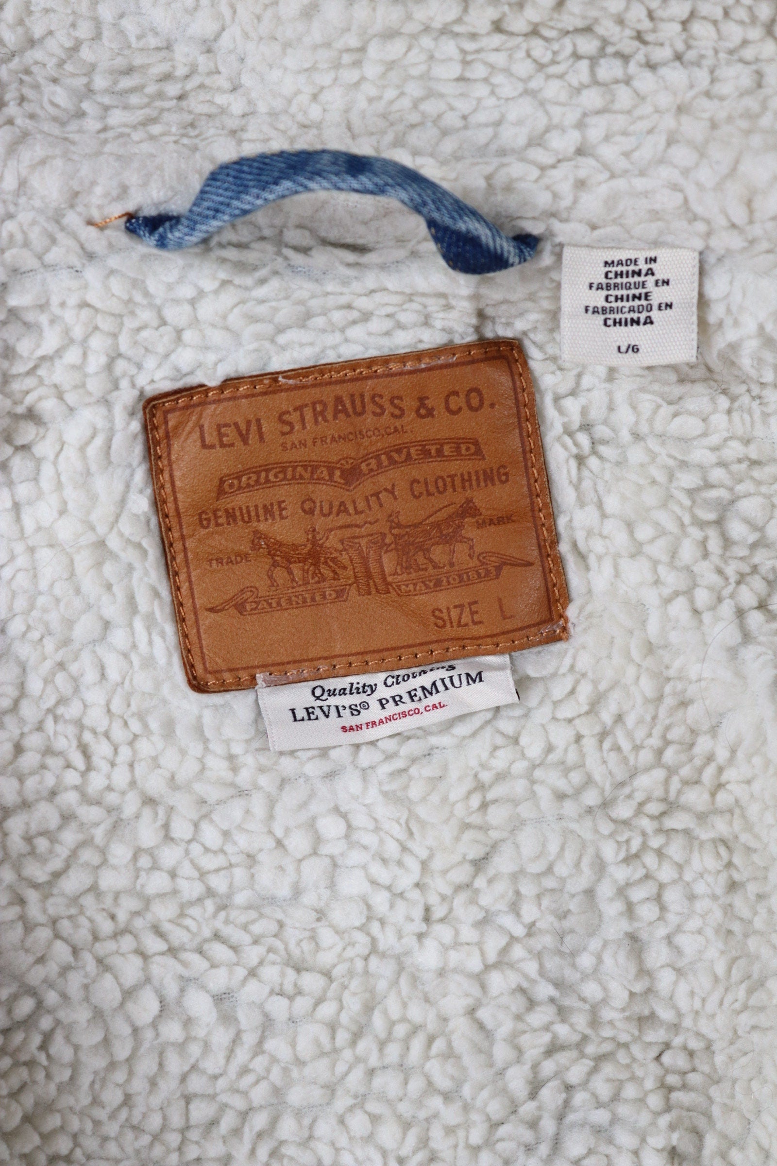 Vintage Levis Levi Strauss shearling sherpa lined mid blue denim trucker jacket red tab big E 47" chest workwear