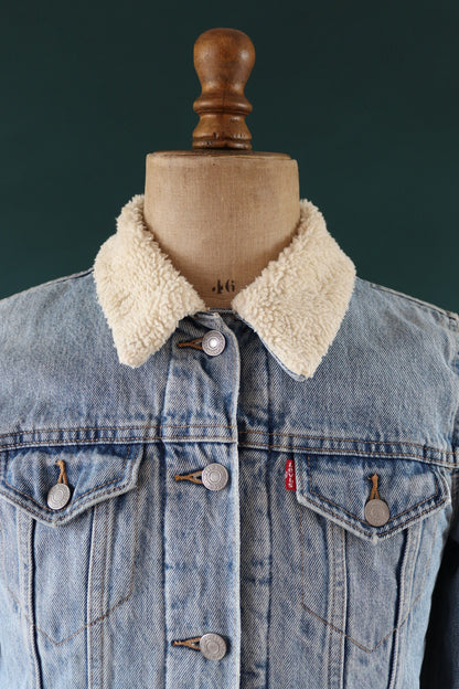 Vintage Levis Levi Strauss shearling sherpa lined mid blue denim trucker jacket red tab small e 38" chest workwear