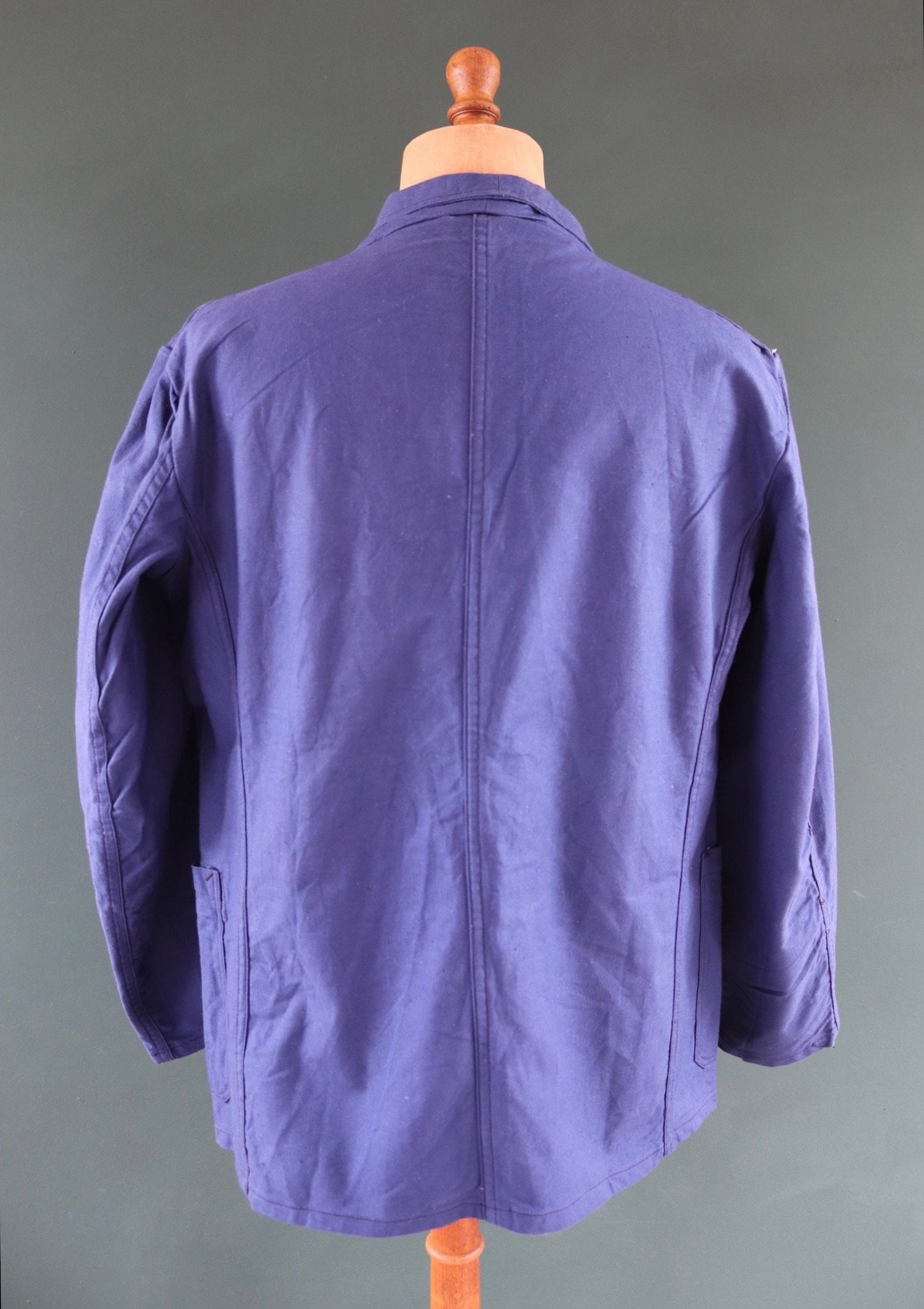 Vintage WW2 work jacket 1940s deadstock Swedish military hospital indigo blue cotton twill workwear chore 47” chest
