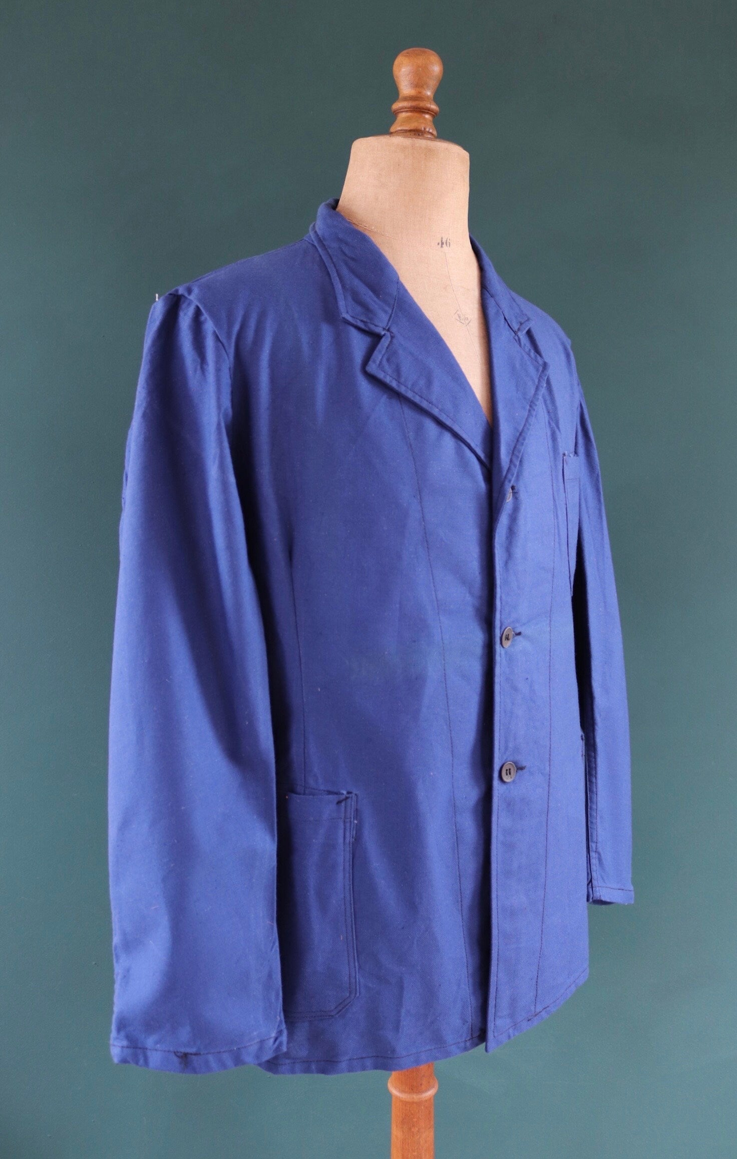 Vintage WW2 work jacket 1940s deadstock Swedish military hospital indigo blue cotton twill workwear chore 47” chest