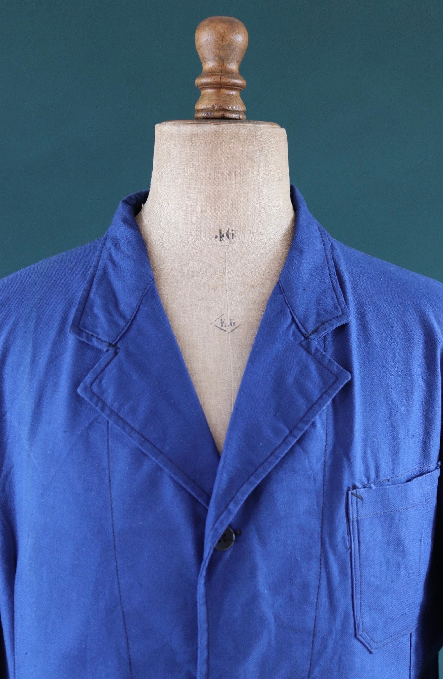 Vintage WW2 work jacket 1940s deadstock Swedish military hospital indigo blue cotton twill workwear chore 47” chest