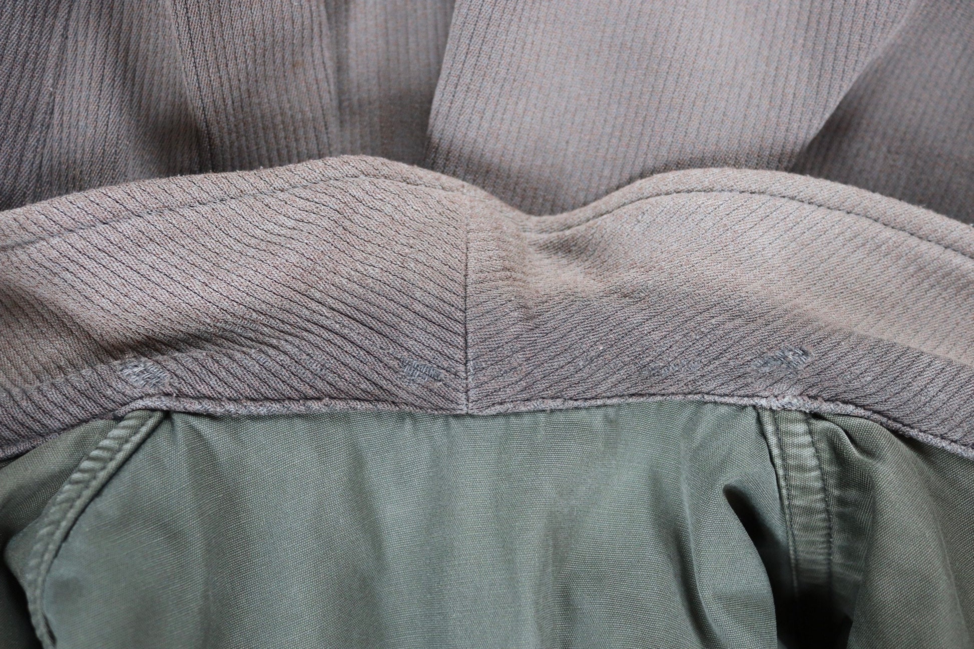 Vintage French workwear jacket 1960s 1970s grey taupe coutil pique corduroy hunting work 43” chest venery animal scene buttons