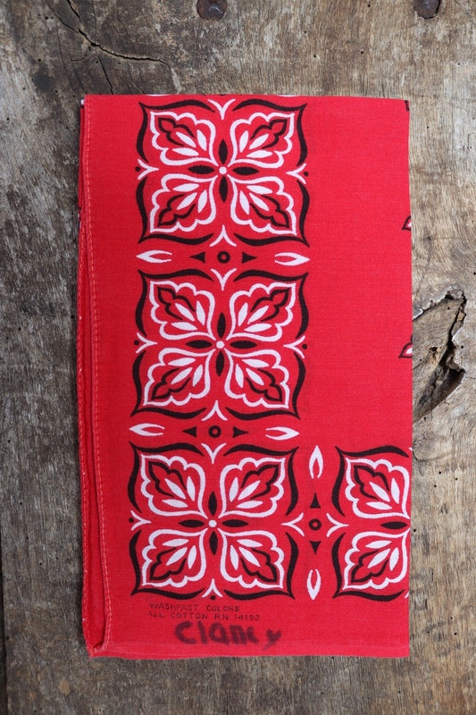 Vintage 1960s 60s turkey red printed bandana pocket square neckerchief 22” x 19” cotton color colour fast workwear RN 14193