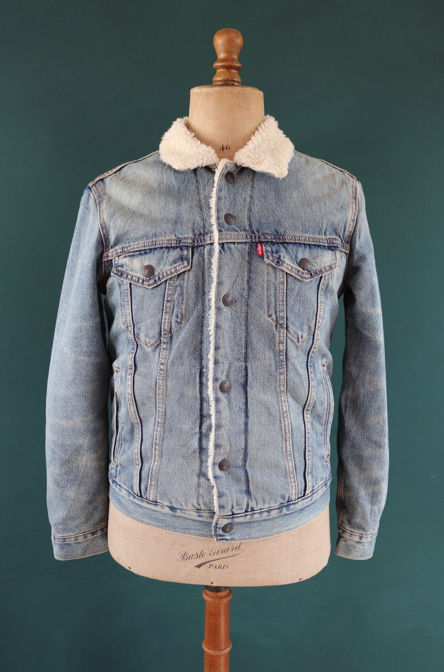 Vintage Levis Levi Strauss shearling sherpa lined mid blue denim trucker jacket red tab small e 40" chest workwear