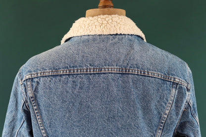 Vintage 1980s Levis denim jacket - shearling sherpa lined - mid blue trucker - red tab small e - 44" chest - workwear