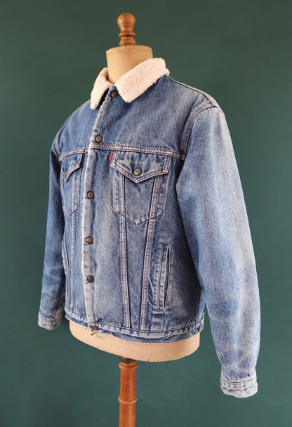 Vintage 1980s 80s Levis Levi Strauss 70608 shearling sherpa lined mid blue denim trucker jacket red tab small e 46" chest workwear