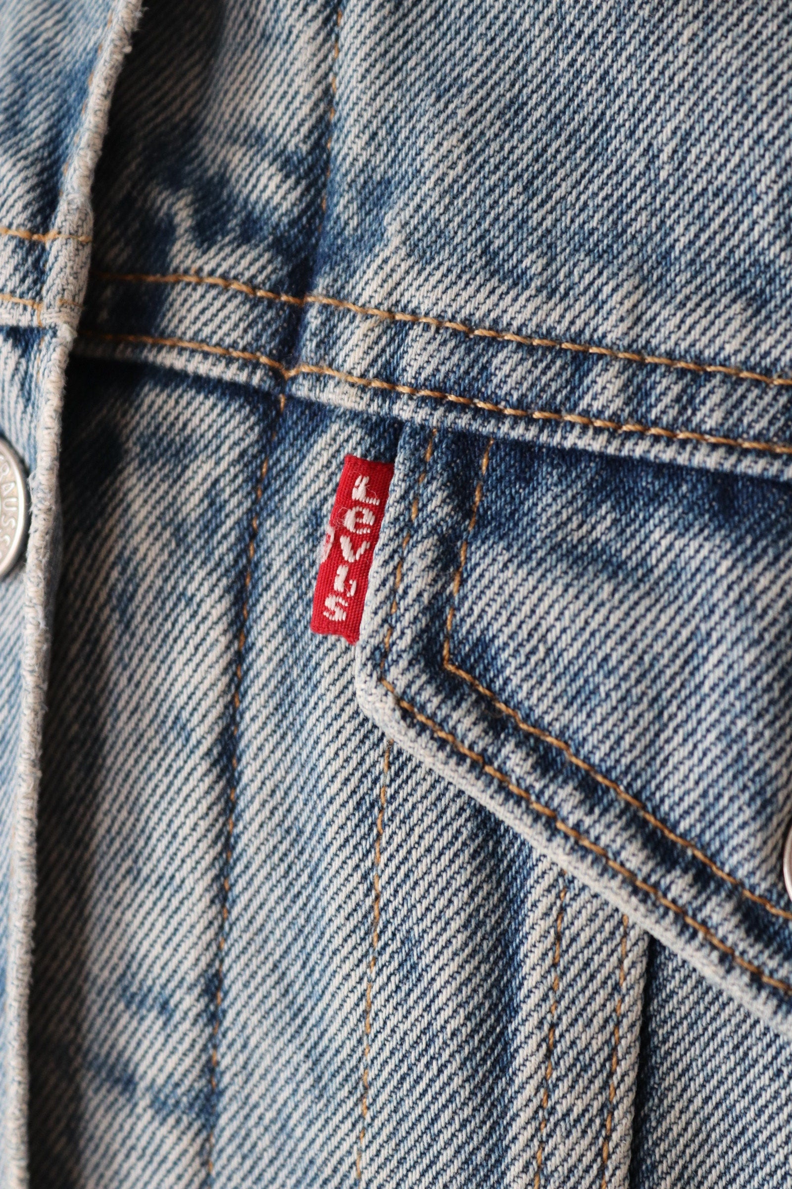 Vintage Levis Levi Strauss shearling sherpa lined mid blue denim trucker jacket red tab small e 38" chest workwear