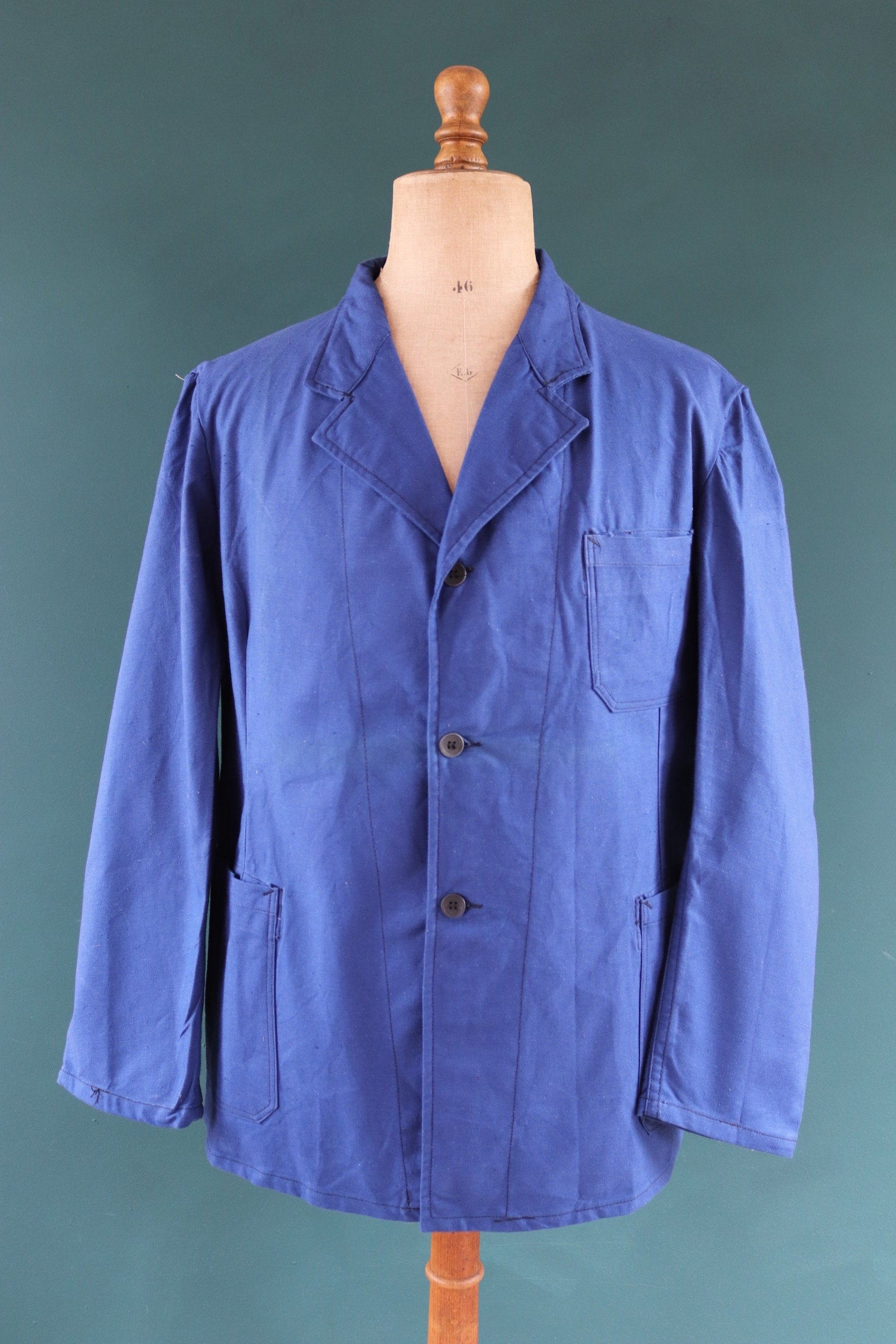 Vintage WW2 work jacket 1940s deadstock Swedish military hospital indigo blue cotton twill workwear chore 47” chest