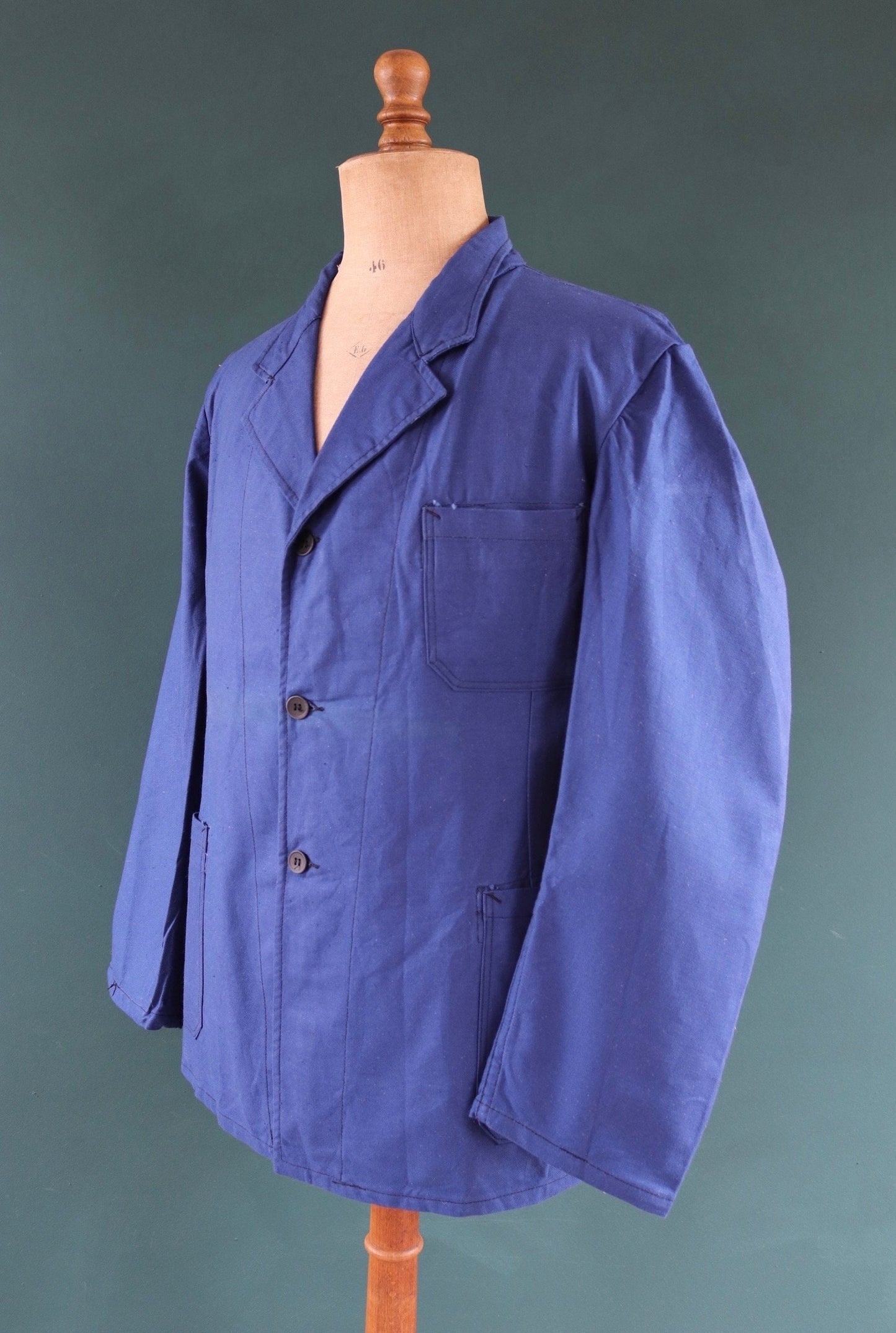 Vintage WW2 work jacket 1940s deadstock Swedish military hospital indigo blue cotton twill workwear chore 47” chest