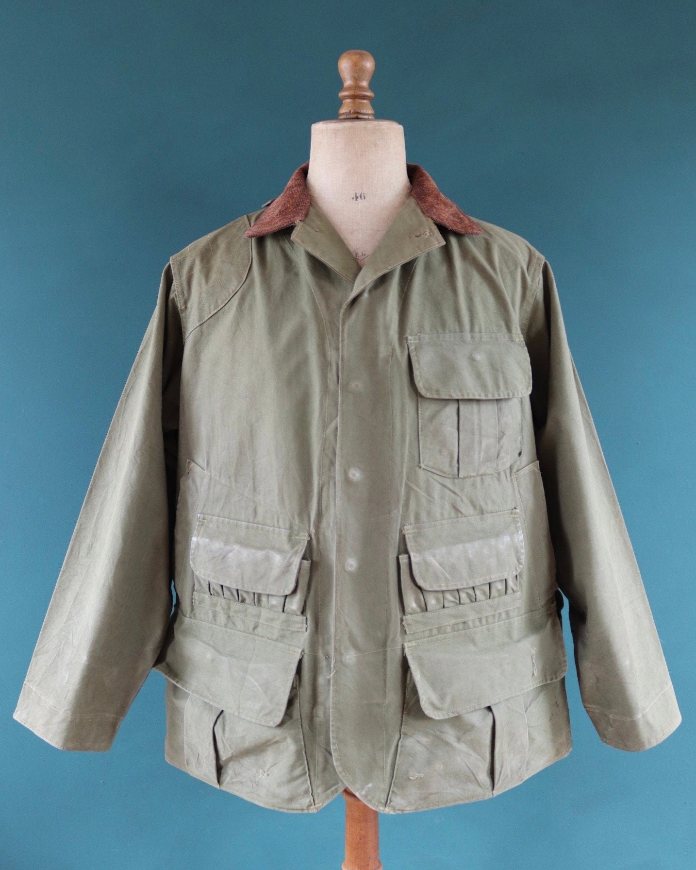 Vintage 1950s hunting jacket - Hinson Bodyguard - khaki green cotton canvas - 50" chest - American workwear