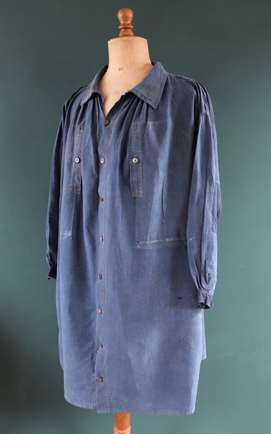 Antique French workwear smock vintage 1800s 1900s indigo blue cotton biaude shirt chore shepherd darned repaired pleated 67” chest