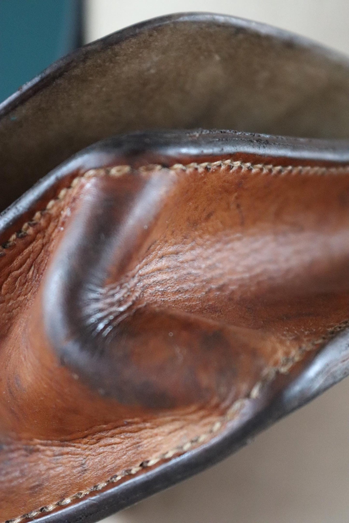 Vintage 1930s 40s brown leather bag - Swedish military workwear - shoulder satchel - luggage for tablet,